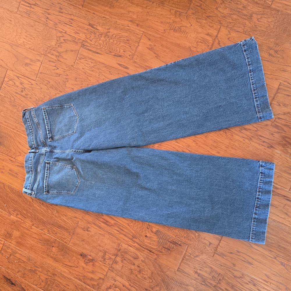Wide Leg Women's Jeans in Medium Blue - Picture 4 of 8